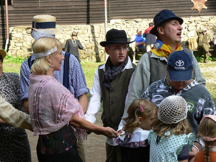 img00107.jpg